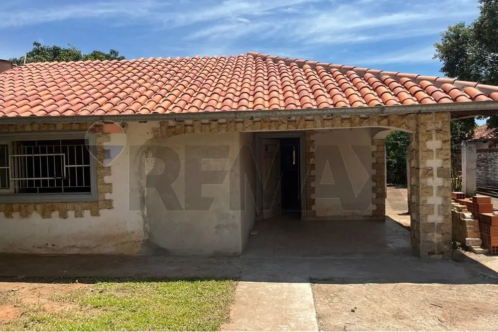 Amplia Residencia a Refaccionar en Lambaré - Barrio San Isidro — foto 3