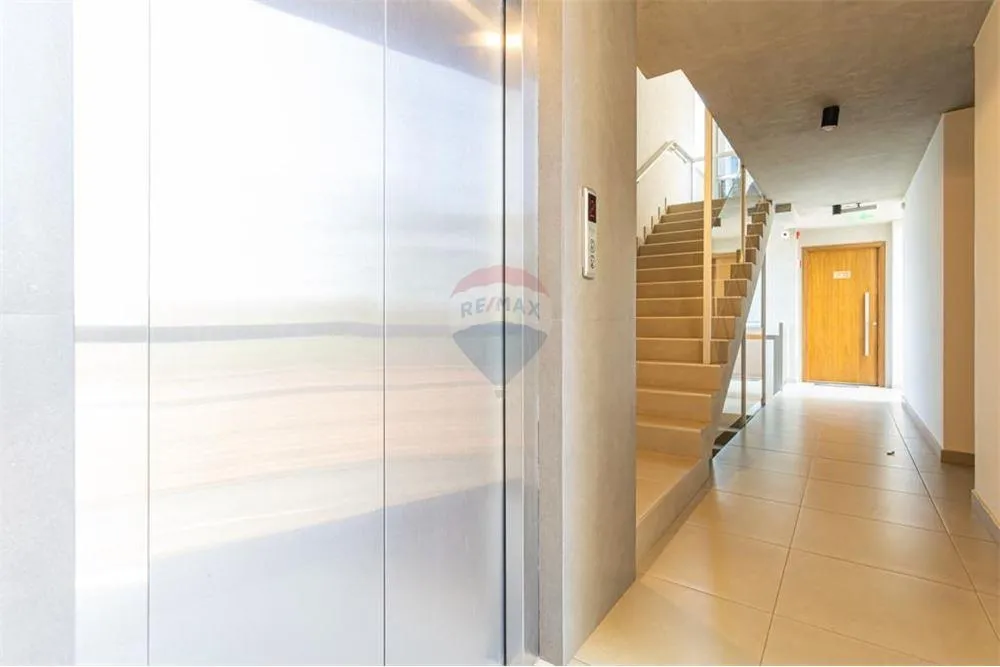 EDIFICIO ENTERO CON 8.5% DE RENTABILIDAD ACTUAL EN BARRIO SAN VICENTE — foto 2