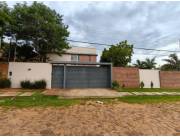 ALQUILO RESIDENCIA AMPLIA 4 DORMITORIOS EN LUQUE