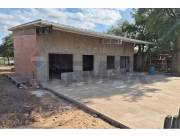 Se alquila amplio salón (terminado) en Filadelfia, sobre calle Boquerón.