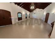 Imponente residencia a minutos de Paseo La Galería