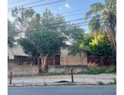 En Venta Terreno para Showroom Calle Julio Correa - Barrio Mburucuya - V237