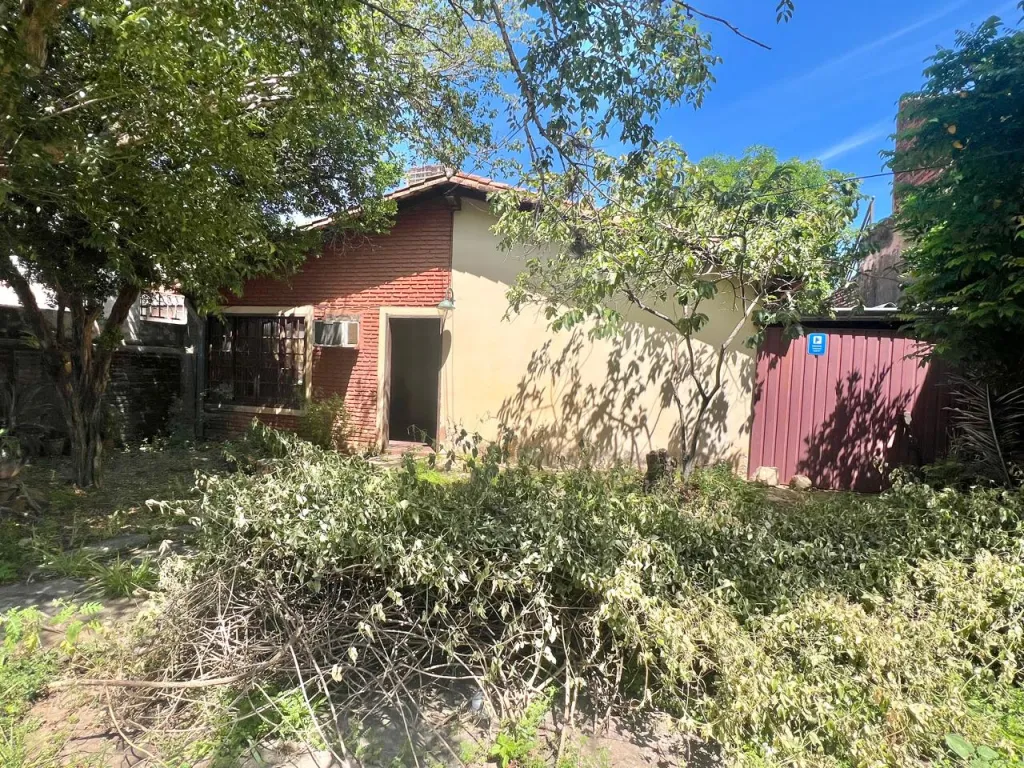 En Venta Terreno para Showroom Calle Julio Correa - Barrio Mburucuya - V237 — foto 2