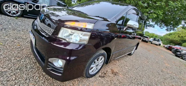 Toyota Voxy 2012 - foto 2