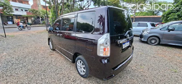 Toyota Voxy 2012 — foto 5