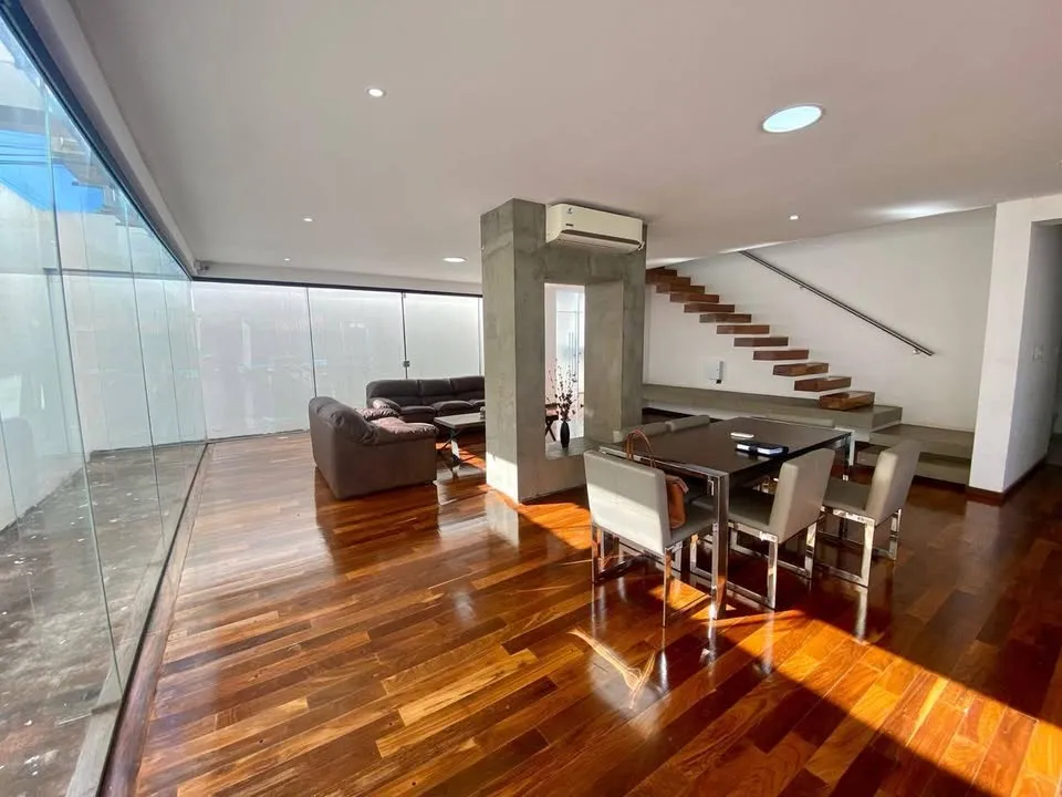 HERMOSA CASA DE LUJO EN CAPIATÁ — foto 2