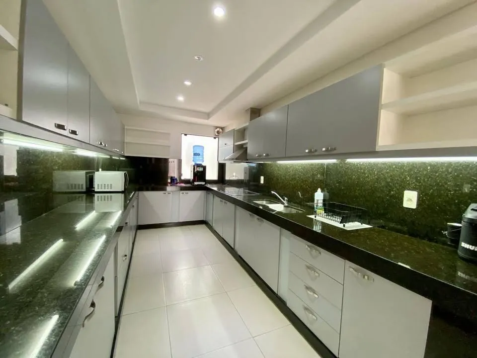 HERMOSA CASA DE LUJO EN CAPIATÁ — foto 3