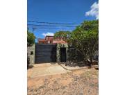 ALQUILO AMPLIA RESIDENCIA 4 DORMITORIOS EN MBURUCUYA