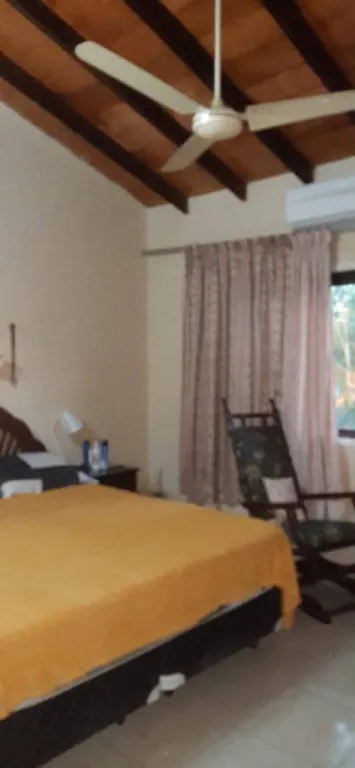 Vendo Residencia de 4 dormitorios en Barrio Mcal Estigarribia Asunción zona Identificacion — foto 3