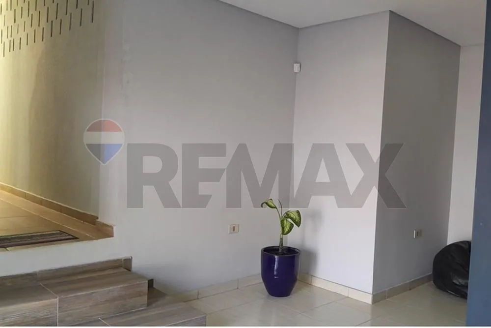 Casa - Alquiler - San Lorenzo, Paraguay — foto 2