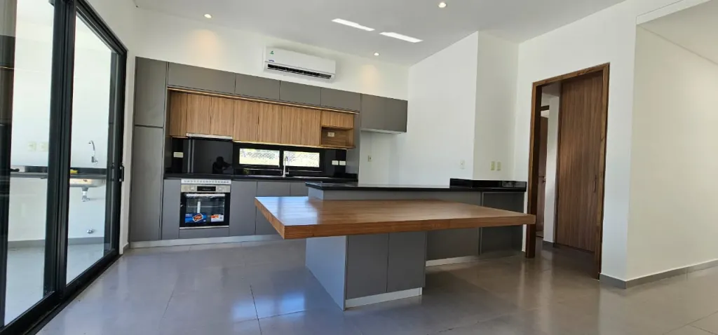 SURUBIÍ: TOTALMENTE PLANTA BAJA, ESPLENDIDA RESIDENCIA, 3 DRMIT, AMPLIA RECEPCIÓN, COCINA — foto 3