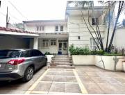 VENDO RESIDENCIA EN BARRIO MBURUCUYA ASUNCION COD 1045