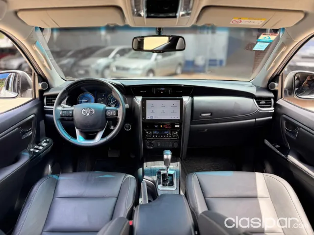 Toyota Fortuner 2023 — foto 8