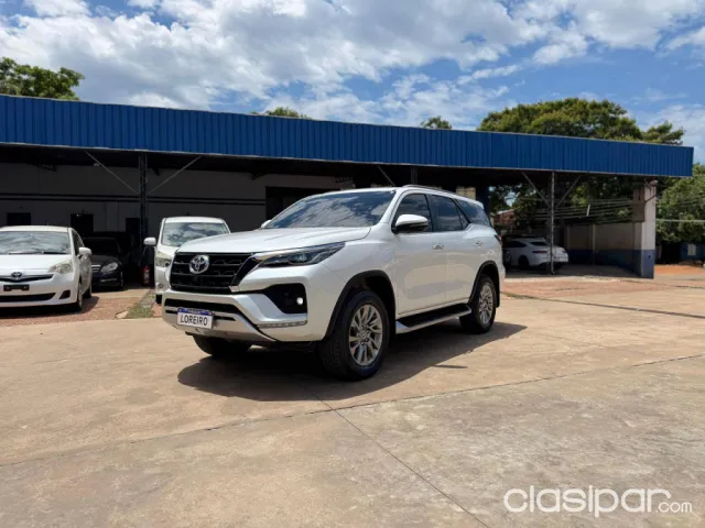 Toyota Fortuner 2023 — foto 3