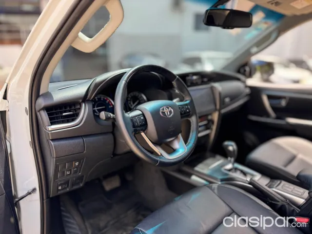 Toyota Fortuner 2023 — foto 5