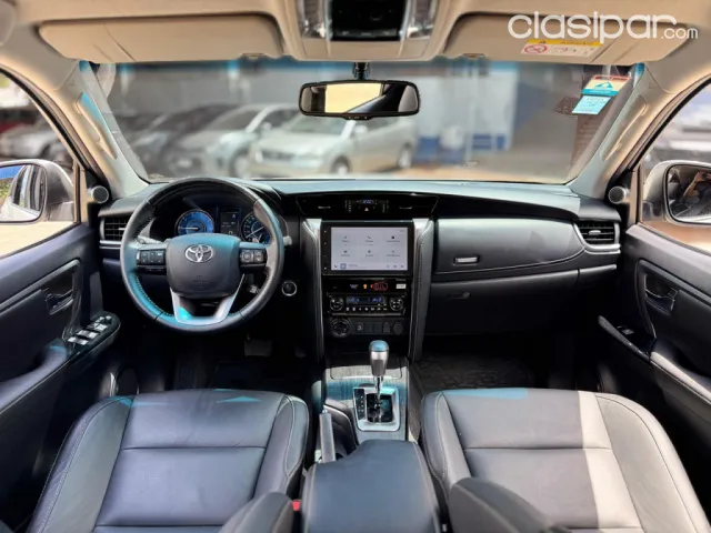 Toyota Fortuner 2023 - foto 8