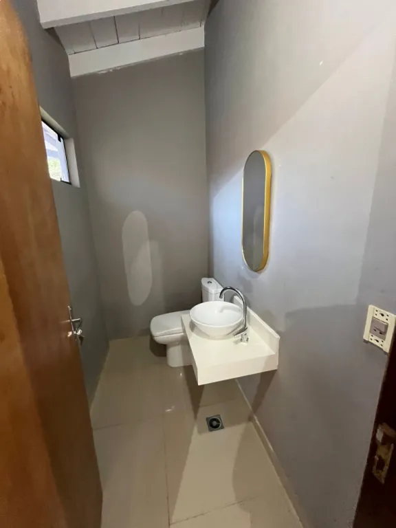 VENDO CASA CON PISCINA - CUARTO BARRIO LUQUE — foto 2