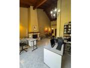 Vendo Amplia Casa. Las Mercedes. COD 051