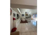 Se Vende imponente, residencia Bo Jara, a 200m Av General Santos 910m2!!! 6 dormitorios 9