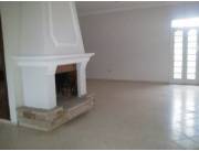 VENDO AMPLIA CASA SOBRE RAUL CARMONA Y EUSEBIO LILLO