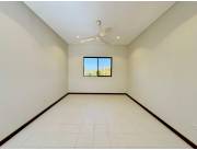 VENDO O ALQUILO CASA REFACCIONADA EN EL BARRIO MBURUCUYA