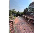 Vendo terreno con casa en esquina a refaccionar o demoler!