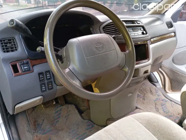 Toyota Regius 1997 — foto 5