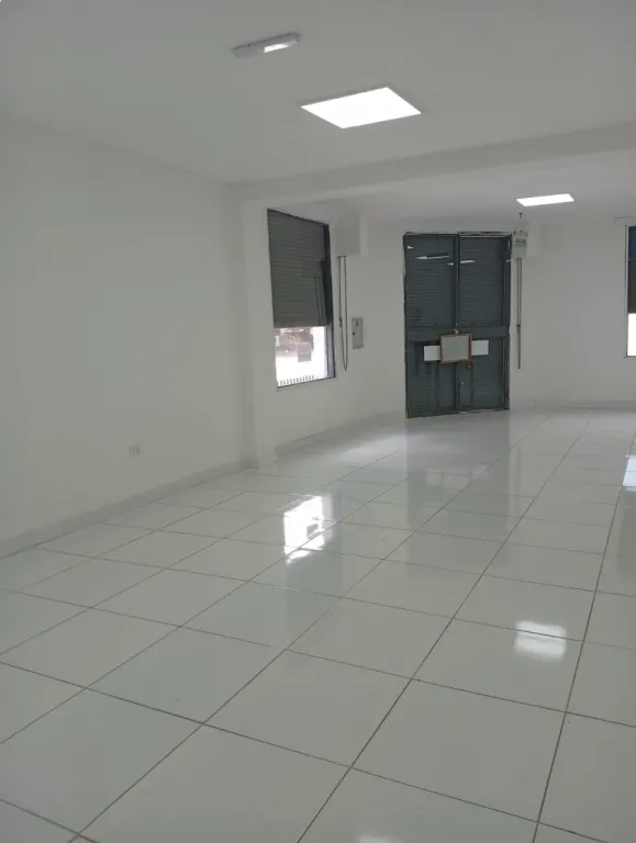 Alquilo SALON Y OFICINAS en el centro de Asunción en la misma cuadra del Mall — фото 3
