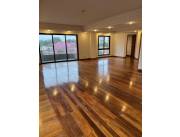 En Alquiler Departamento Semi-Piso de 3 dormitorios 2.5 Baños (1 en suite).