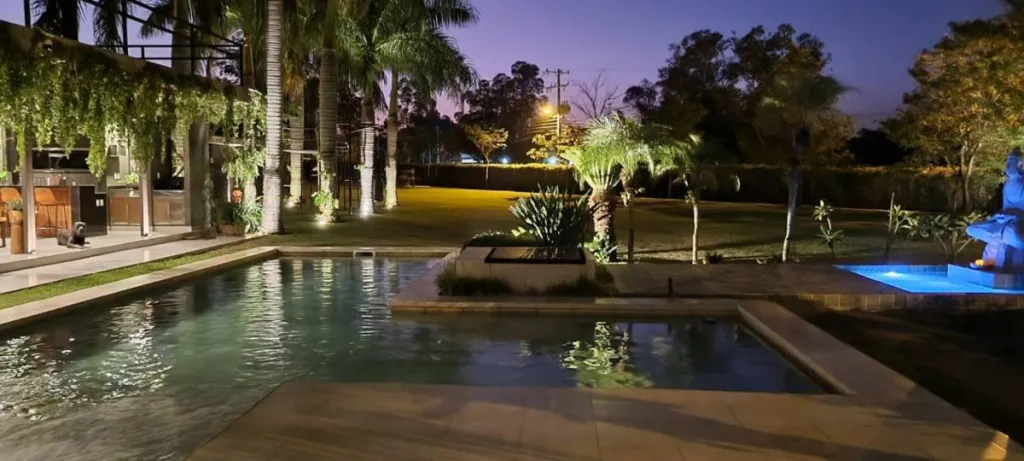 VENDO RESIDENCIA MINIMALISTA EN BARRIO CERRADO SURUBI’Í — foto 3