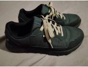 CALZADO SENDERISMO IMPERMEABLE MARCA QUECHUA 42-43