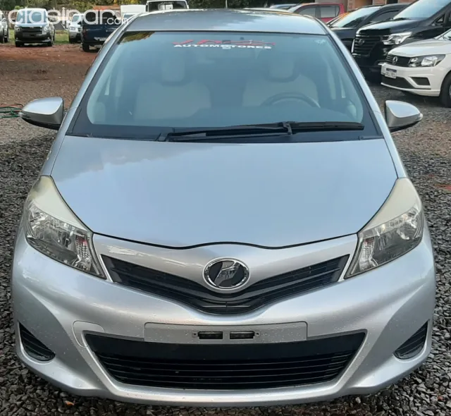 Toyota Vitz 2012 — foto 3