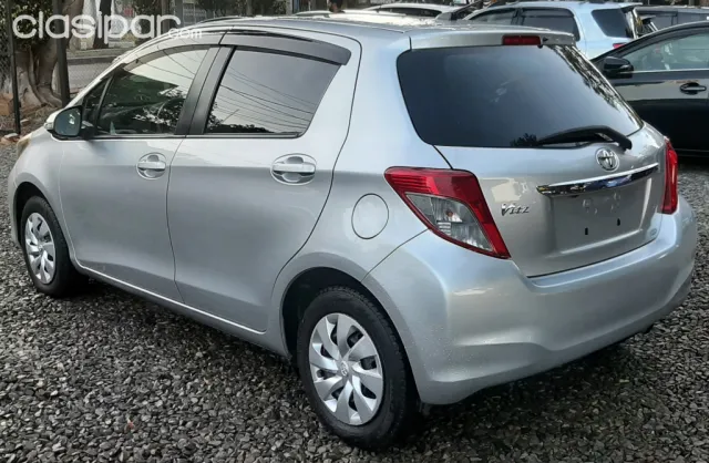 Toyota Vitz 2012 — foto 7
