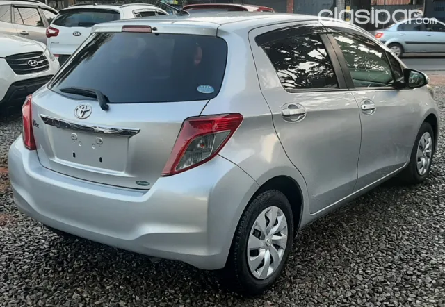 Toyota Vitz 2012 - foto 8
