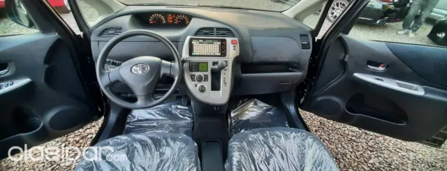 Toyota Ractis 2010 — foto 4