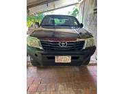 TOYOTA HILUX AÑO 2014 doble cabina -4X4-MECANICO -trato directo con dueño