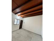 Alquilo piezas con Baño privado.