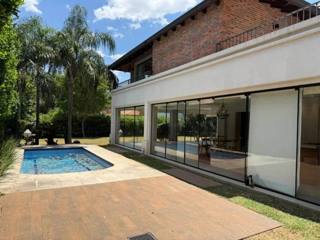 Exclusiva Residencia en Alquiler | Barrio Cerrado Montesol — foto 2