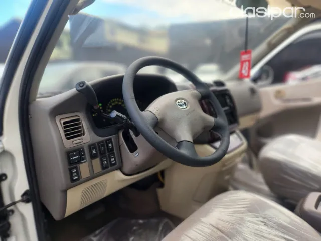 Toyota Hiace 1999 — foto 4