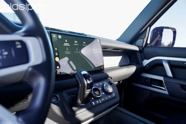 Land Rover Defender 2023 — foto 7
