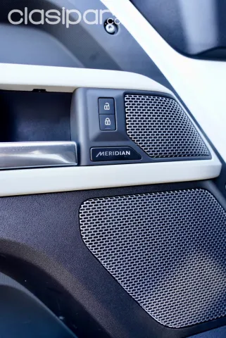Land Rover Defender 2023 — foto 8