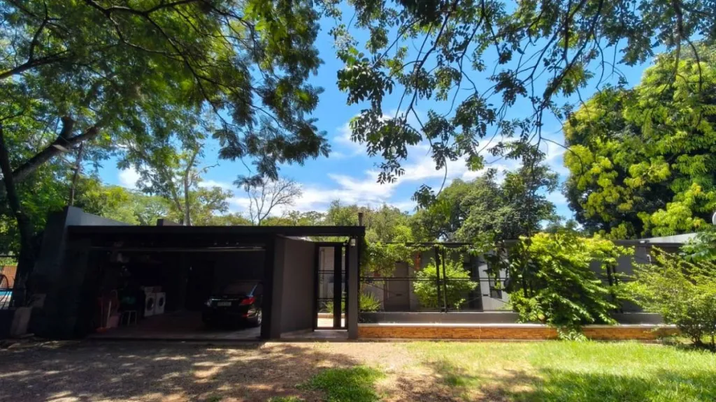 EN VENTA CASA RESIDENCIAL - 720 M2 DE TERRENO EN SAN LORENZO — foto 2