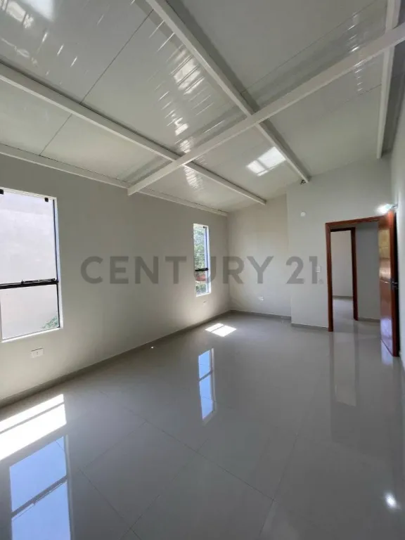 EN VENTA AMPLIO DUPLEX A ESTRENAR ZONA RUTA LUQUE SANBER — foto 3