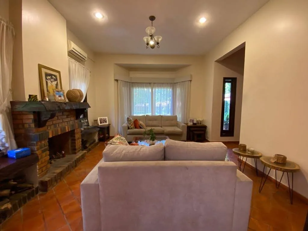 SURUBIÍ, HOLLYWOOD: 1.825 M2, ELEGANTE RESIDENCIA, 3 DORMITORIOS, JARDÍN, PISCINA, UN LUJO — foto 3