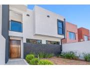 VENDO CASA EN BARRIO ITÁ ENRAMADA!!