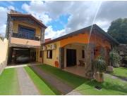 VENDO AMPLIA CASA EN LAMBARÉ!!