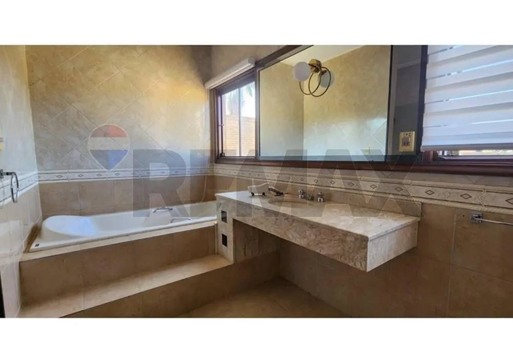 Residencia en venta - San Lorenzo, Paraguay — foto 3