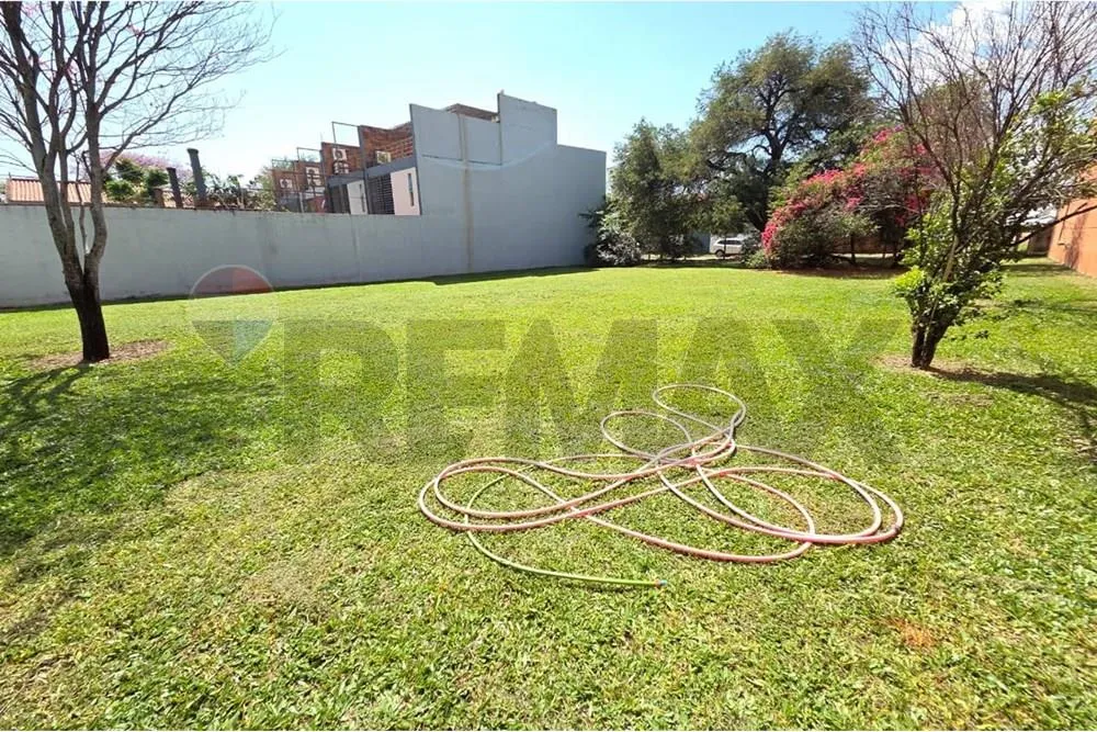 Vendo Terreno Fdo Norte Zona Villa Olimpia ideal para Duplex — foto 3