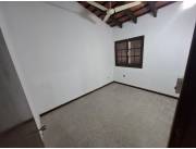 Alquilo casa independiente en Asunción