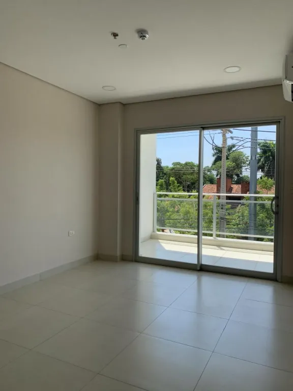 Venta departamento de 2 dormitorios en suite con área de servicio sobre Primer Presidente — foto 3